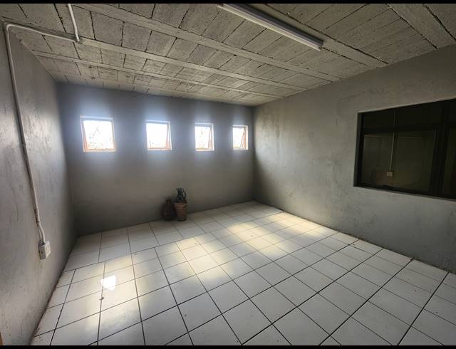 1,800M² WAREHOUSE TO LET IN WADEVILLE